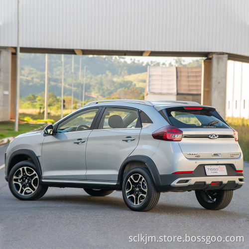 La fabbrica cinese vende direttamente veicoli a combustibile urbano della serie 3x Chery Ruihu 3x con spostamento da 1,5 litri, una SMA a 5 porte a 5 posti